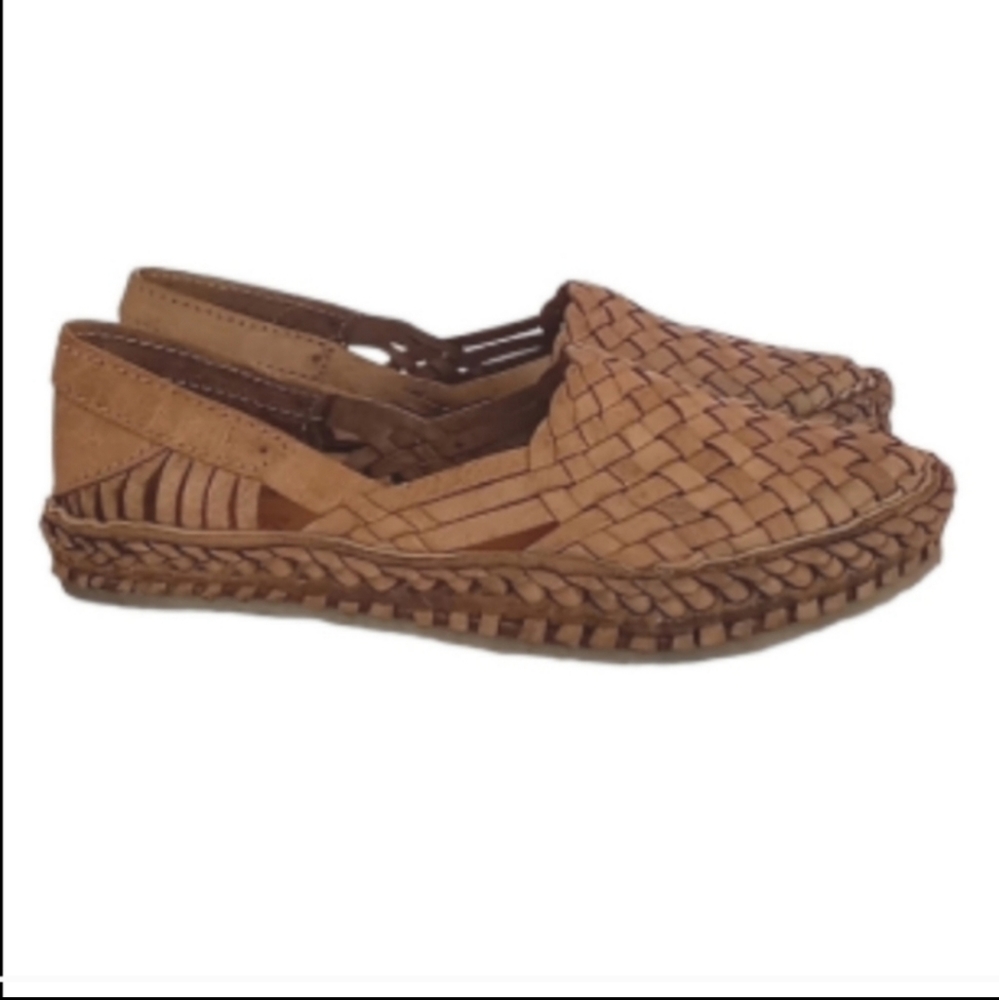 New Mohinders Leather  Woven  Flats sz 9  brand new
